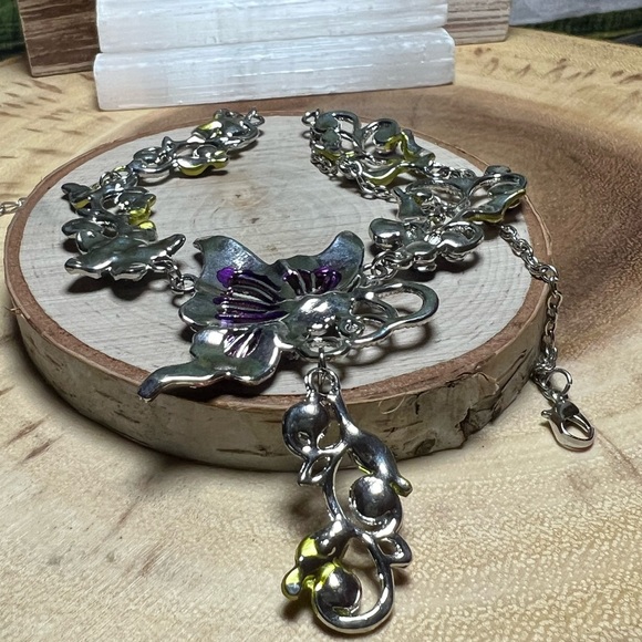 VTG| Purple Rhinestones 🦋💜✨ - Picture 6 of 9